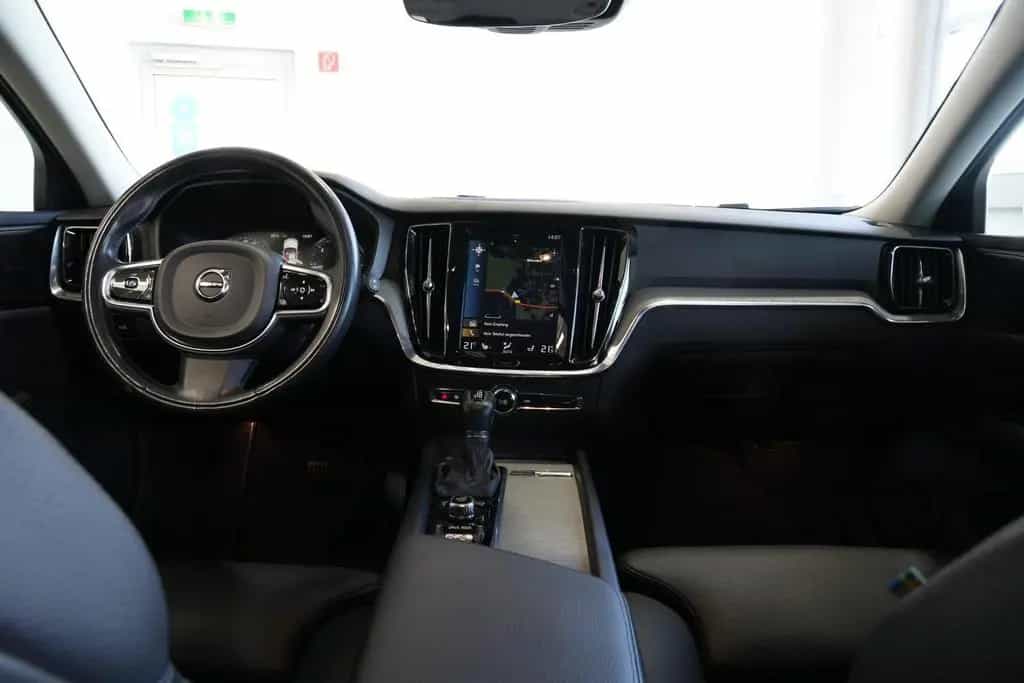 Volvo V60 Kombi Inscription *AUT*LED*NAV*AHK*H&K* 09/2020-photo-22