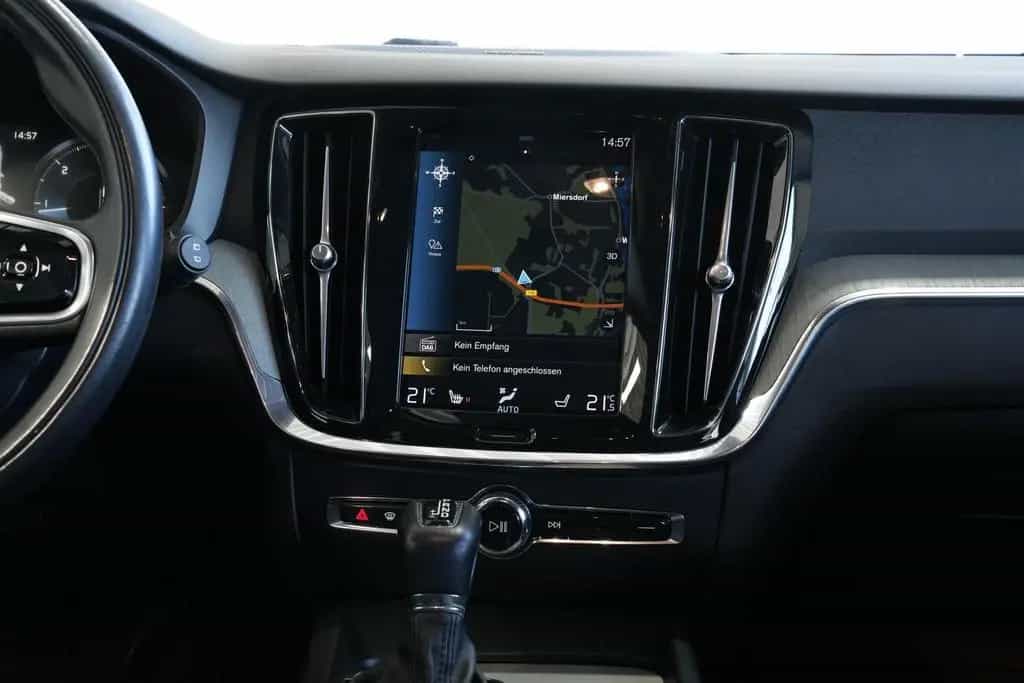 Volvo V60 Kombi Inscription *AUT*LED*NAV*AHK*H&K* 09/2020-photo-23
