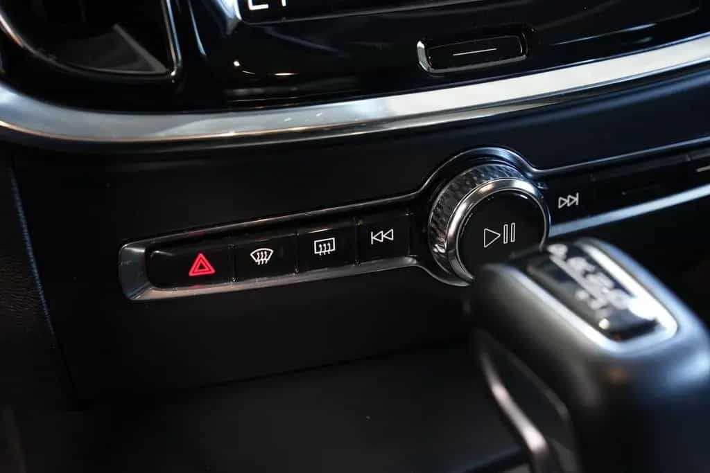Volvo V60 Kombi Inscription *AUT*LED*NAV*AHK*H&K* 09/2020-photo-27