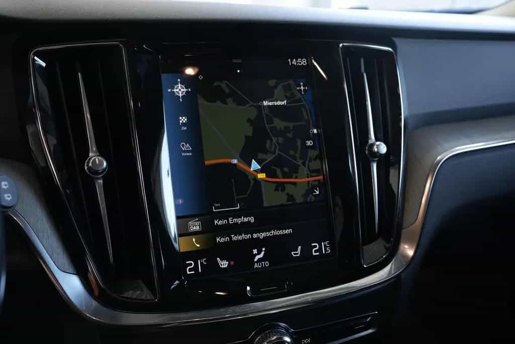 Volvo V60 Kombi Inscription *AUT*LED*NAV*AHK*H&K* 09/2020-photo-28