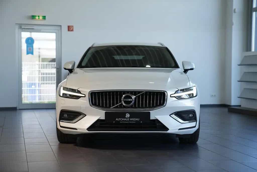 Volvo V60 Kombi Inscription *AUT*LED*NAV*AHK*H&K* 09/2020-photo-3