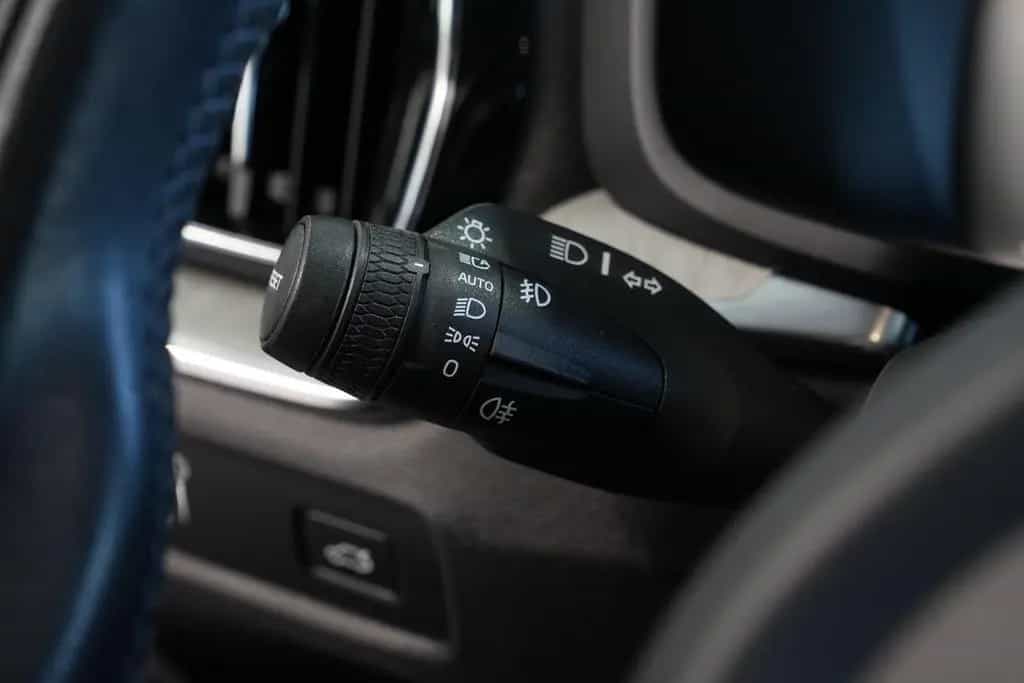 Volvo V60 Kombi Inscription *AUT*LED*NAV*AHK*H&K* 09/2020-photo-32