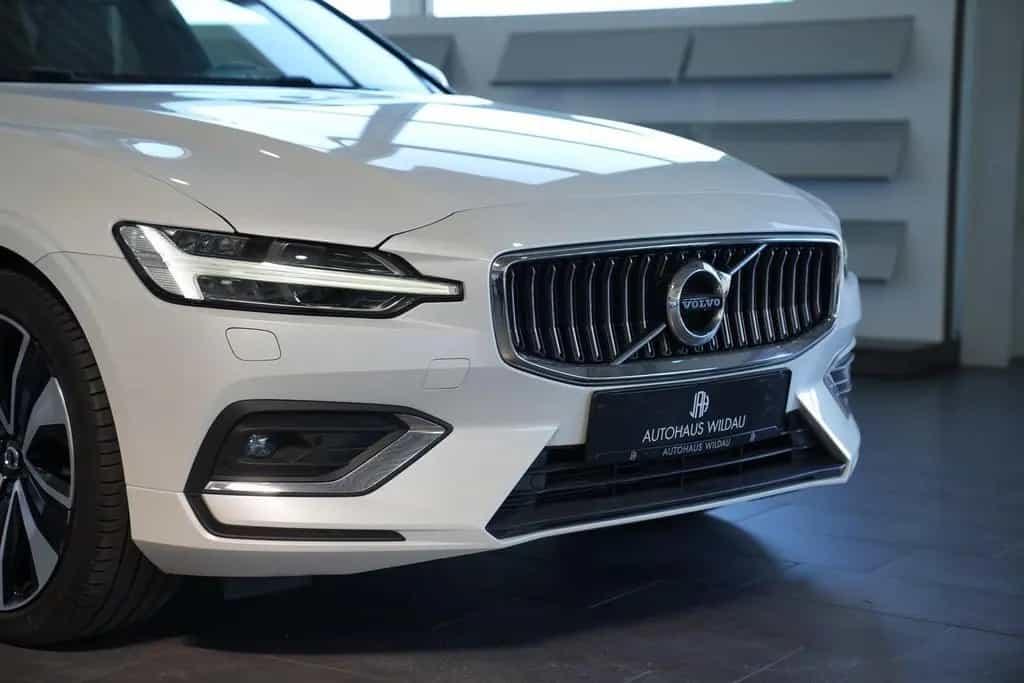 Volvo V60 Kombi Inscription *AUT*LED*NAV*AHK*H&K* 09/2020-photo-5
