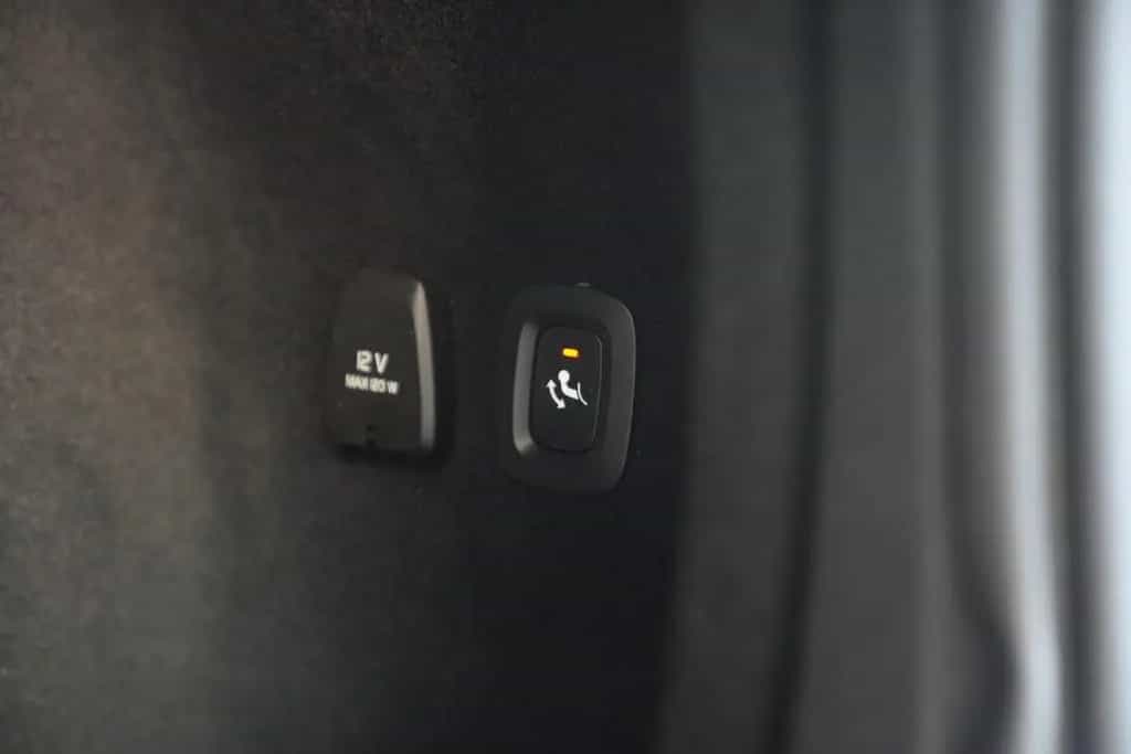 Volvo V60 Kombi Inscription *AUT*LED*NAV*AHK*H&K* 09/2020-photo-9