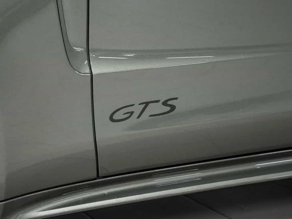 Porsche Panamera GTS 10/2023-photo-14