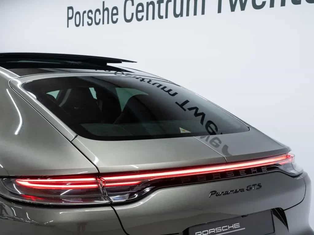 Porsche Panamera GTS 10/2023-photo-17
