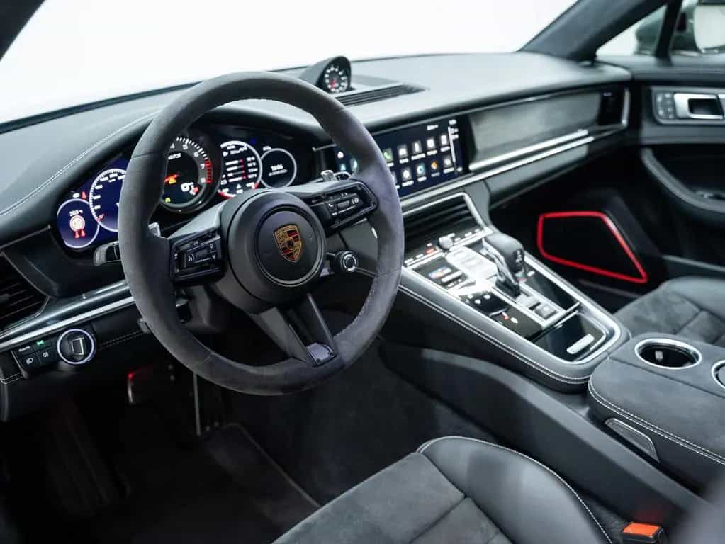 Porsche Panamera GTS 10/2023-photo-20