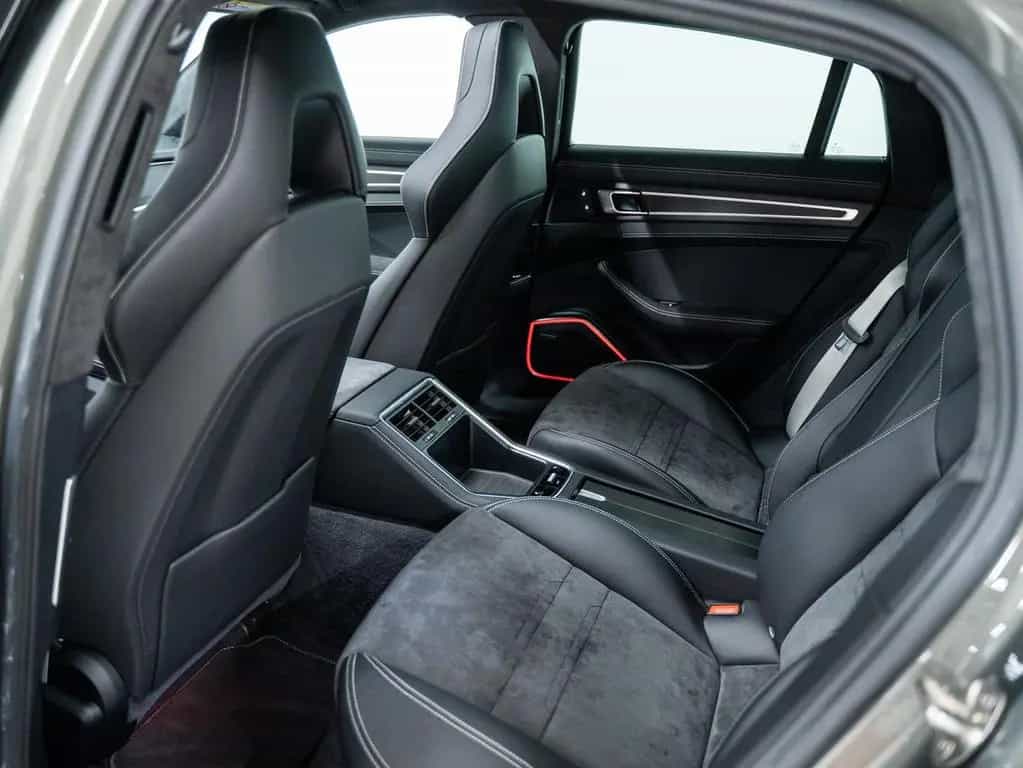 Porsche Panamera GTS 10/2023-photo-30