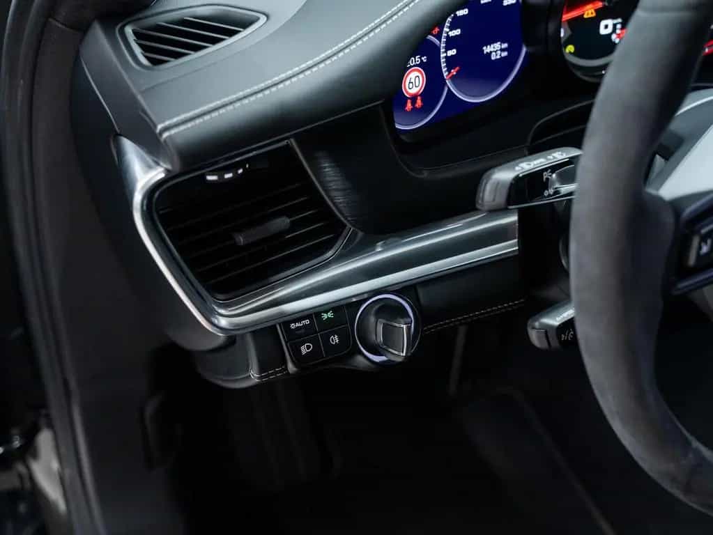 Porsche Panamera GTS 10/2023-photo-33