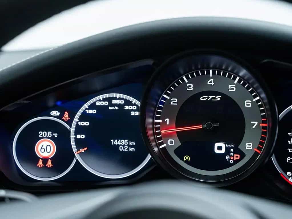 Porsche Panamera GTS 10/2023-photo-34