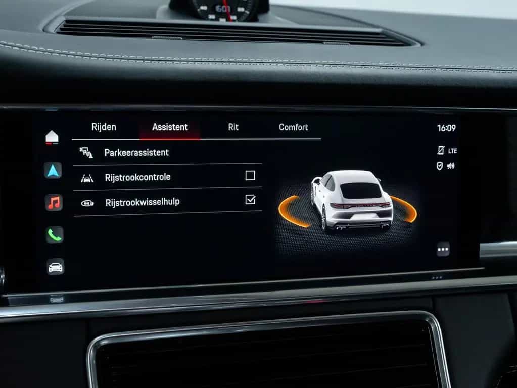 Porsche Panamera GTS 10/2023-photo-42