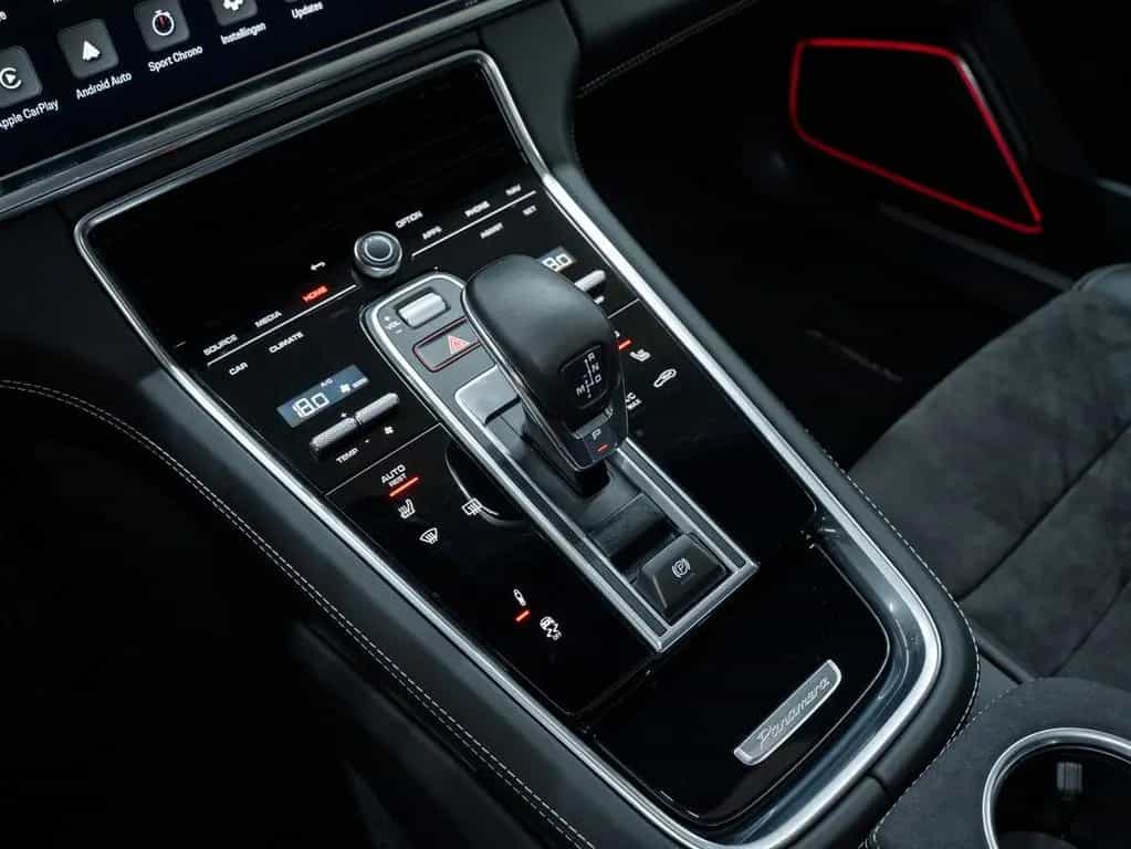 Porsche Panamera GTS 10/2023-photo-44