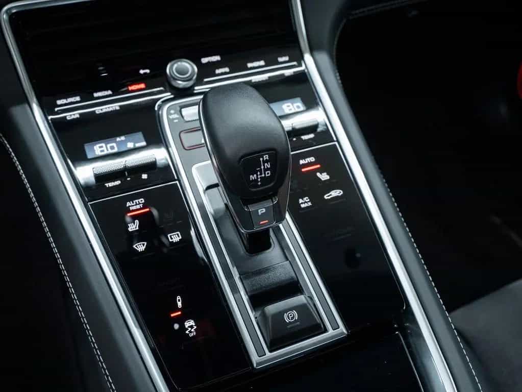 Porsche Panamera GTS 10/2023-photo-46