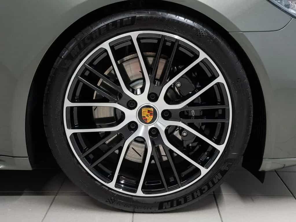 Porsche Panamera GTS 10/2023-photo-9