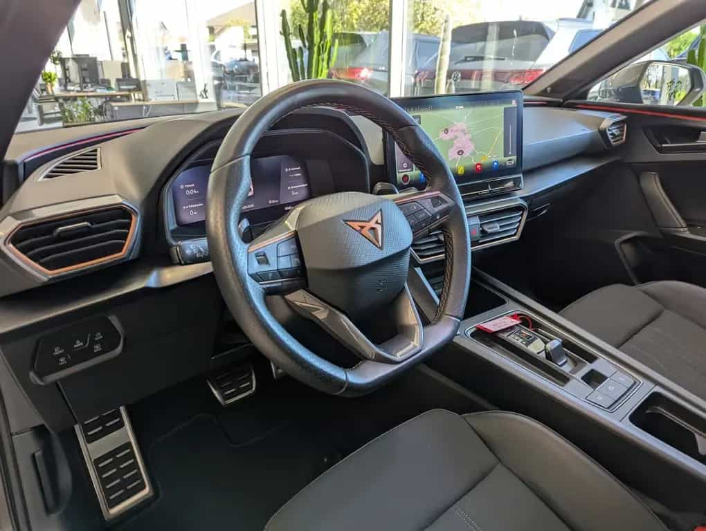 Cupra Leon VZ 2.0 TSI DSG Pano Matrix Beats Memory 19" 05/2024-photo-19
