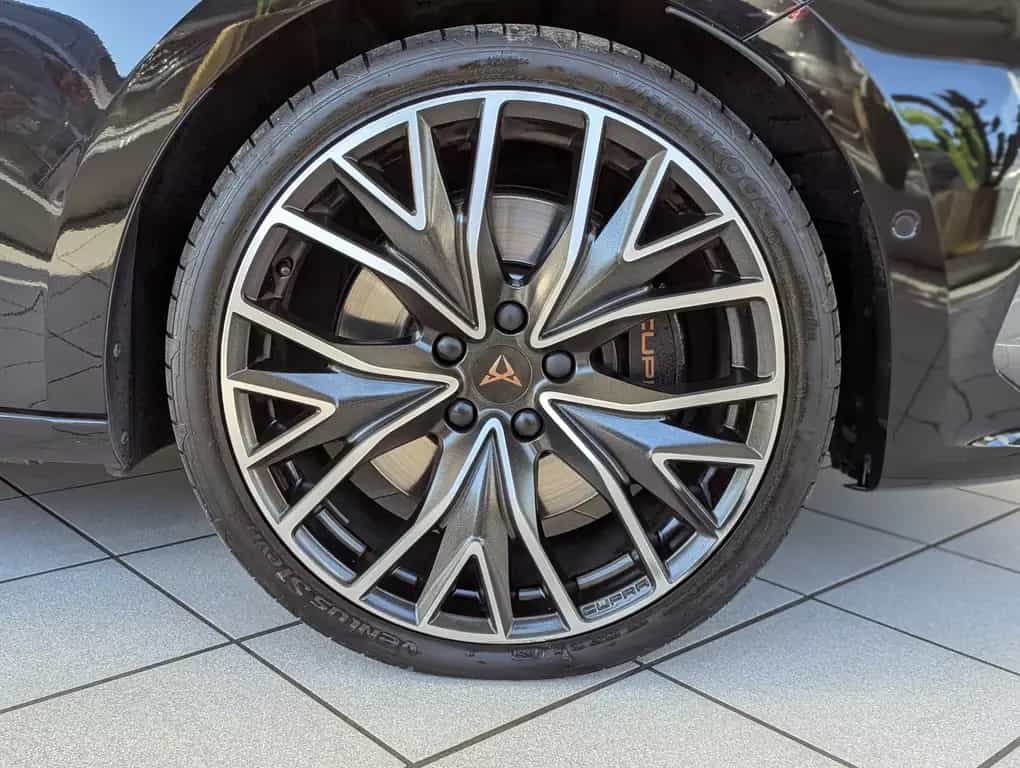 Cupra Leon VZ 2.0 TSI DSG Pano Matrix Beats Memory 19" 05/2024-photo-9