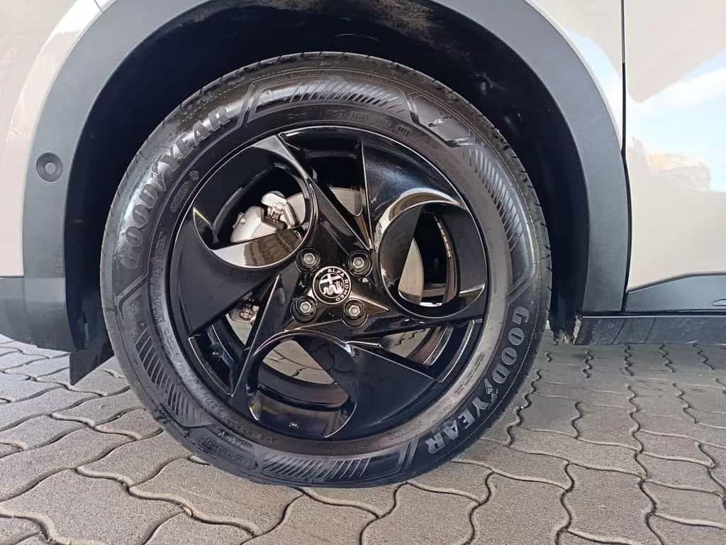 Alfa Romeo Junior 1.2 MHEV 05/2025-photo-9