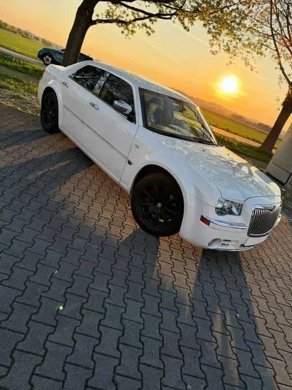 Chrysler 300C 3.0L CRD 01/2007-photo-1