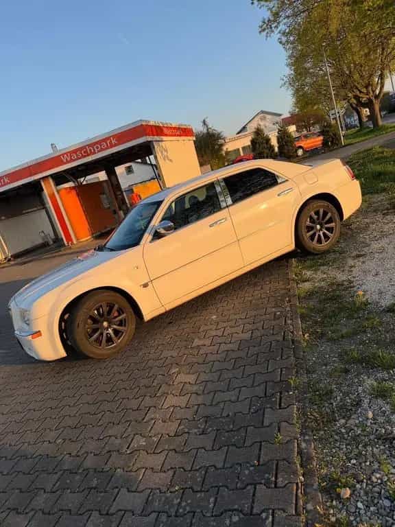 Chrysler 300C 3.0L CRD 01/2007-photo-2