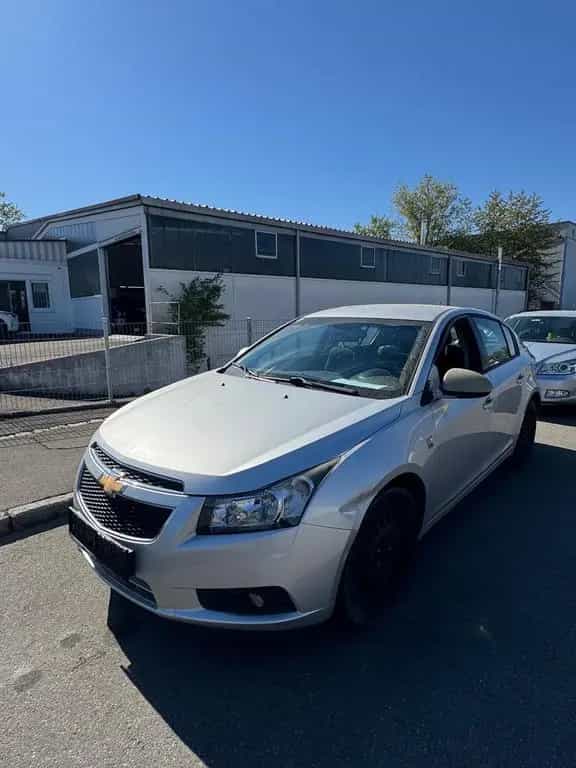 Chevrolet Cruze 1.6 LS 01/2012-photo-2