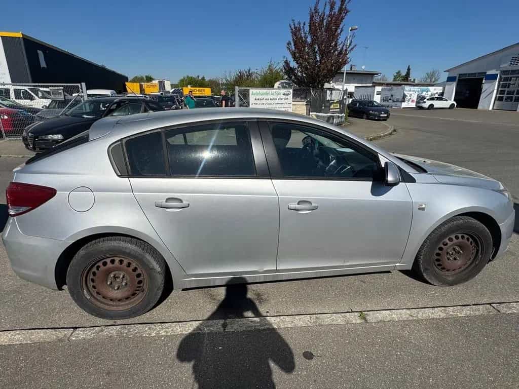 Chevrolet Cruze 1.6 LS 01/2012-photo-7