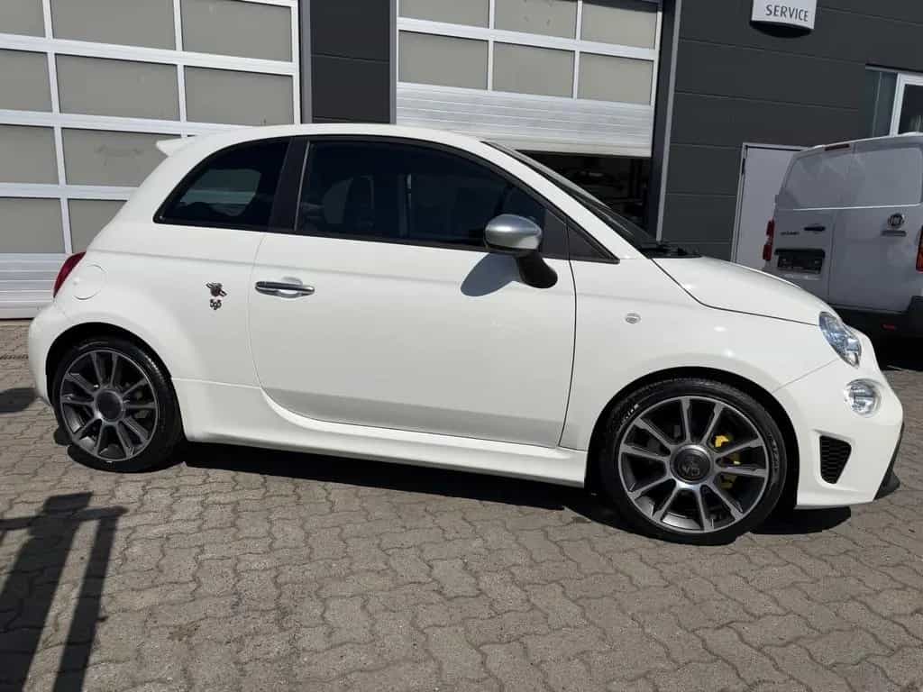 Abarth 595 Turismo 1.4 T-Jet 16V Automatik*Leder 06/2021-photo-5