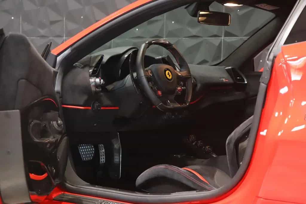 Ferrari 488 Pista - Carbon Wheels - VAT -Harness -Carbon 08/2020-photo-6