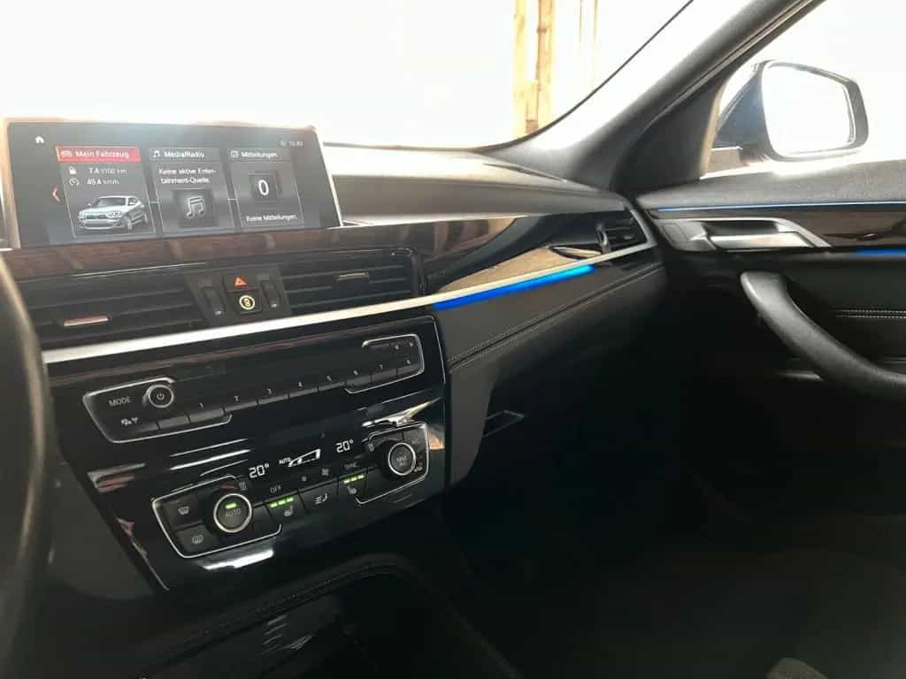 BMW X2 sDrive 20 i Advantage Plus 09/2020-photo-18