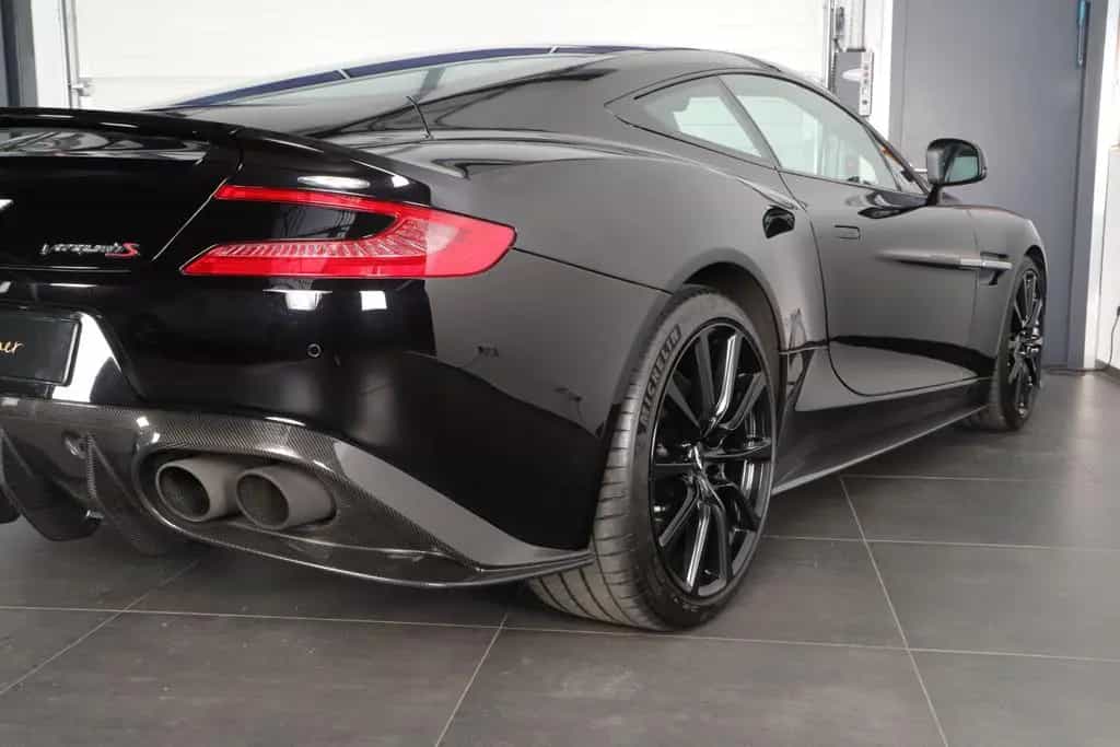 Aston Martin Vanquish S 11/2017-photo-35