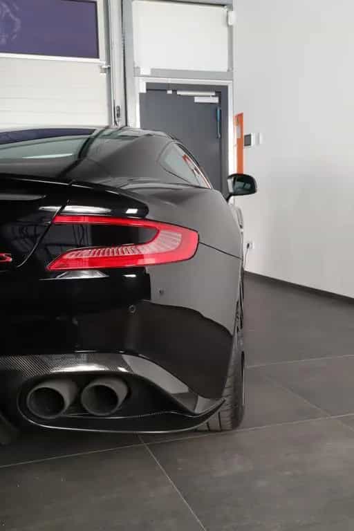 Aston Martin Vanquish S 11/2017-photo-41