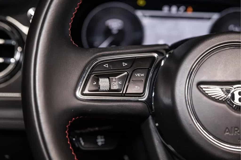 Bentley Bentayga V8 S |Ceramic|Full Carbon|NAIM|Comfort 01/2022-photo-23