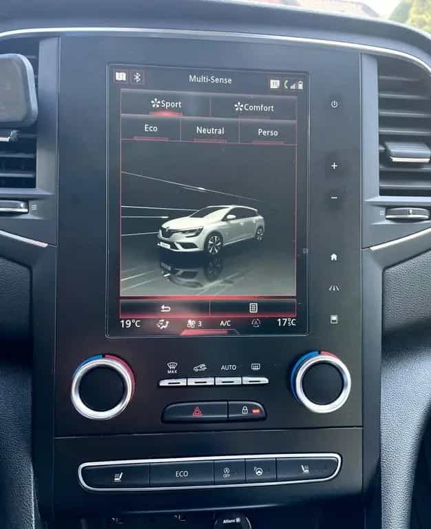 Renault Megane TCe 160 GPF Bose Edition Grandtour Bo... 09/2019-photo-10