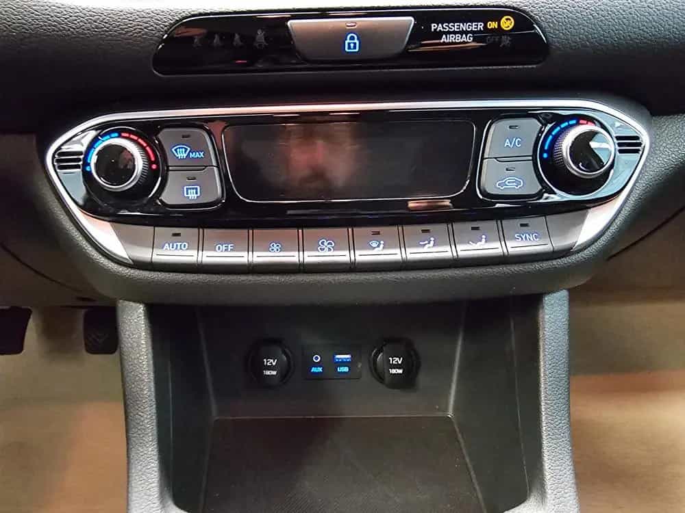 Hyundai i30 Style Sitzheizung,Kamera,LED,PDC 07/2020-photo-9