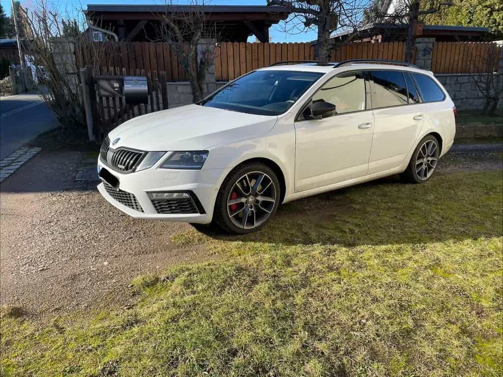 Skoda Octavia 2.0 TSI DSG RS Combi RS 10/2019-photo-0