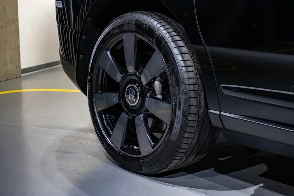 Rolls-Royce Cullinan 10/2023-photo-12