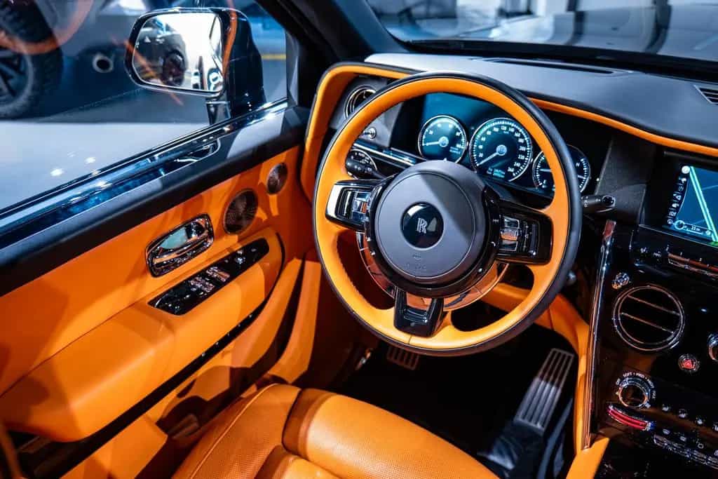 Rolls-Royce Cullinan 10/2023-photo-17