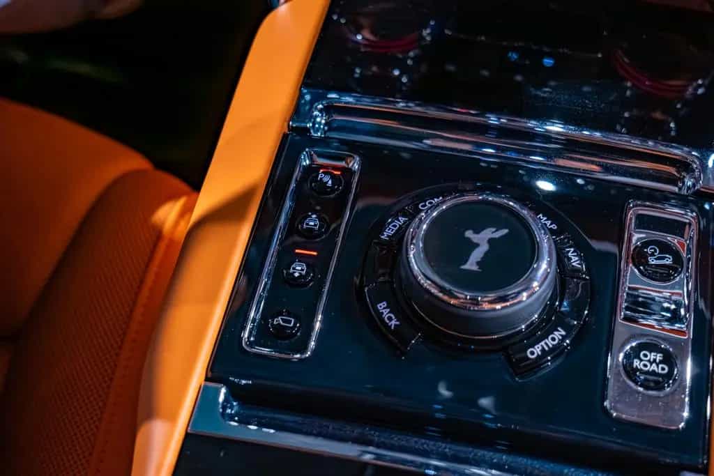 Rolls-Royce Cullinan 10/2023-photo-27