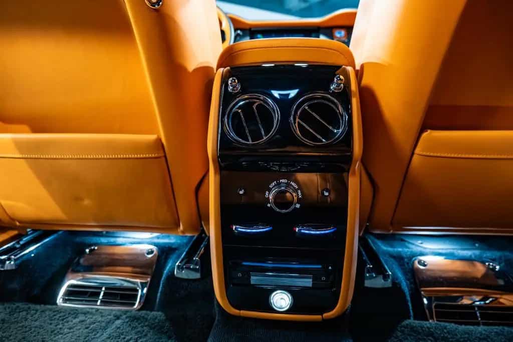 Rolls-Royce Cullinan 10/2023-photo-28