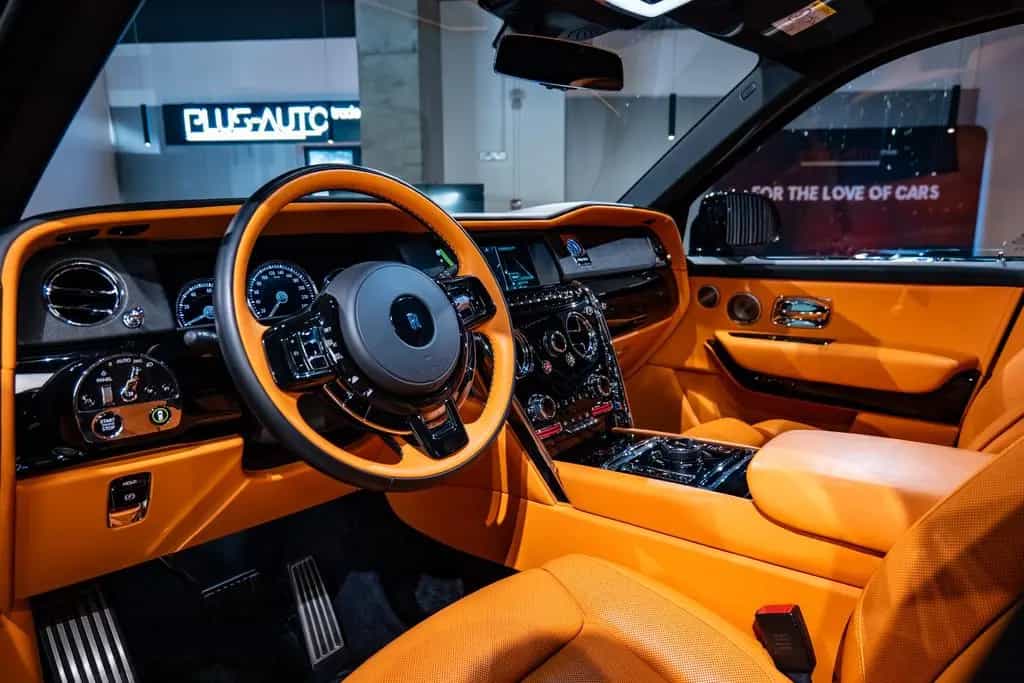 Rolls-Royce Cullinan 10/2023-photo-30