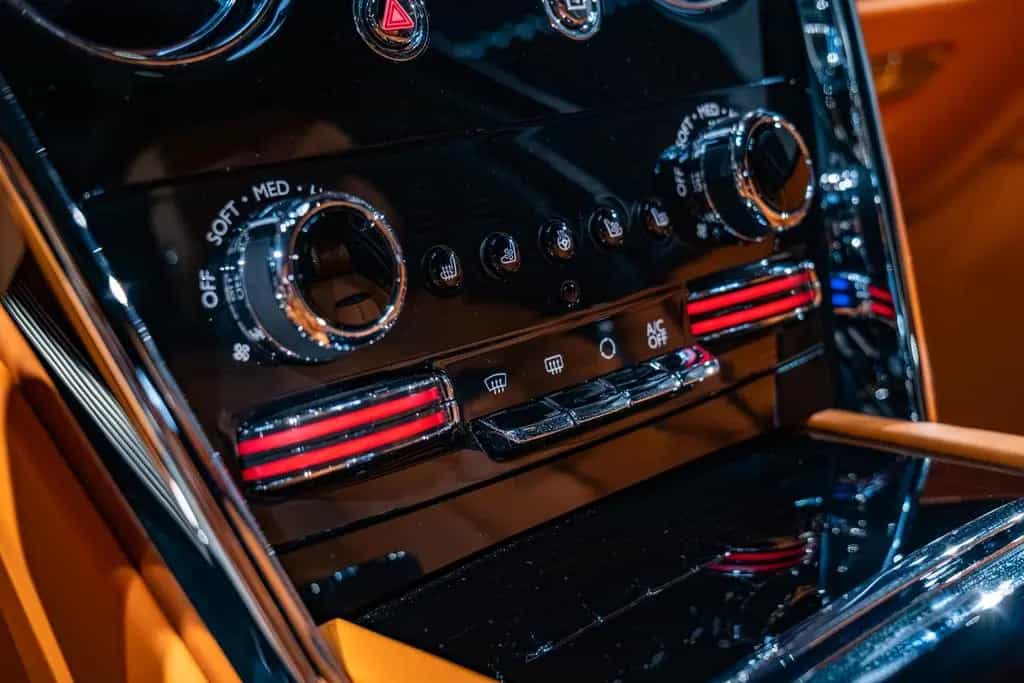 Rolls-Royce Cullinan 10/2023-photo-34
