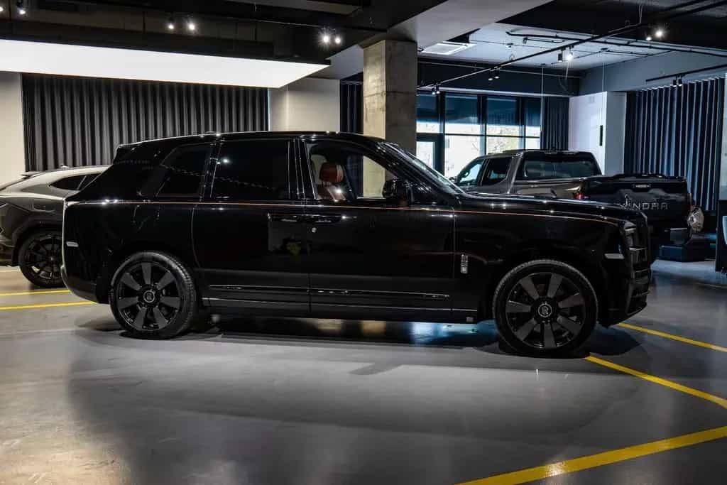 Rolls-Royce Cullinan 10/2023-photo-8