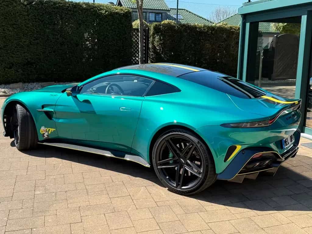 Aston Martin V8 Vantage / CARBON / VOLL / NP 270 T€ / TRAUM! 06/2024-photo-4