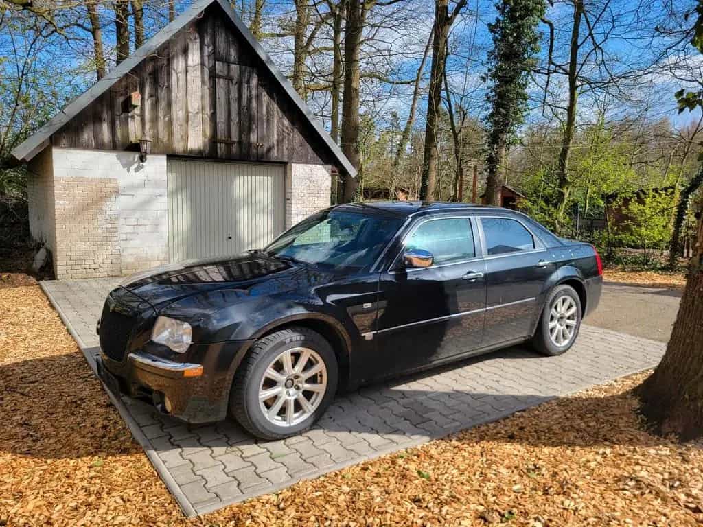 Chrysler 300C 5.7 V8 HEMI 11/2004-photo-2