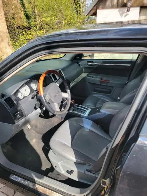 Chrysler 300C 5.7 V8 HEMI 11/2004-photo-3