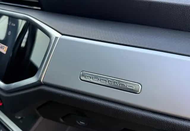 Audi Q3 40 2,0 TFSI quattro Pano LED.SHZ.AHK 06/2019-photo-28