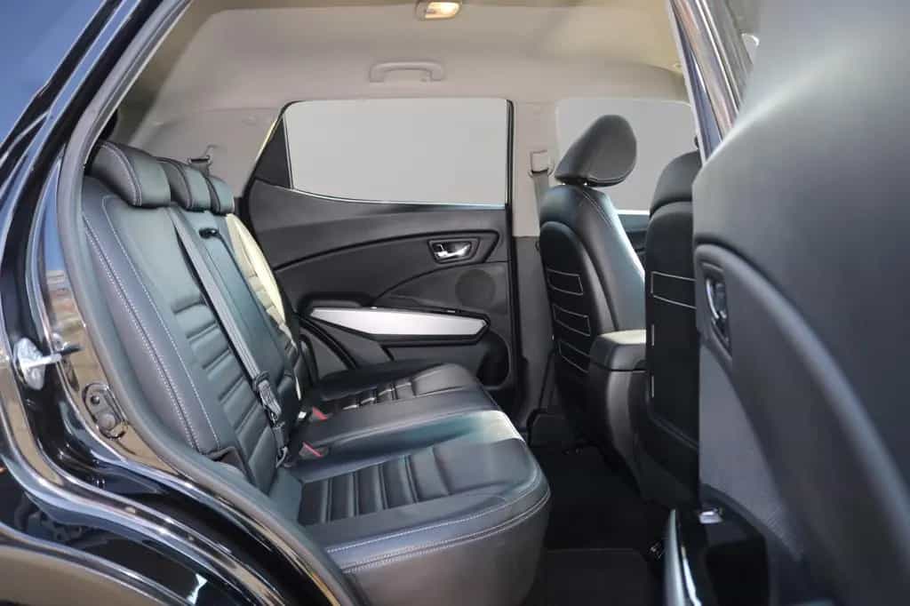 Ssangyong Tivoli 1.6 e-XDi 160 /KAMERA/LEDER/LED 12/2015-photo-10