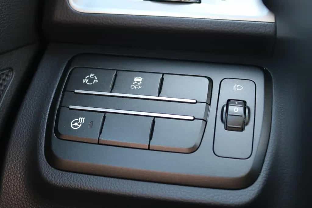 Ssangyong Tivoli 1.6 e-XDi 160 /KAMERA/LEDER/LED 12/2015-photo-24