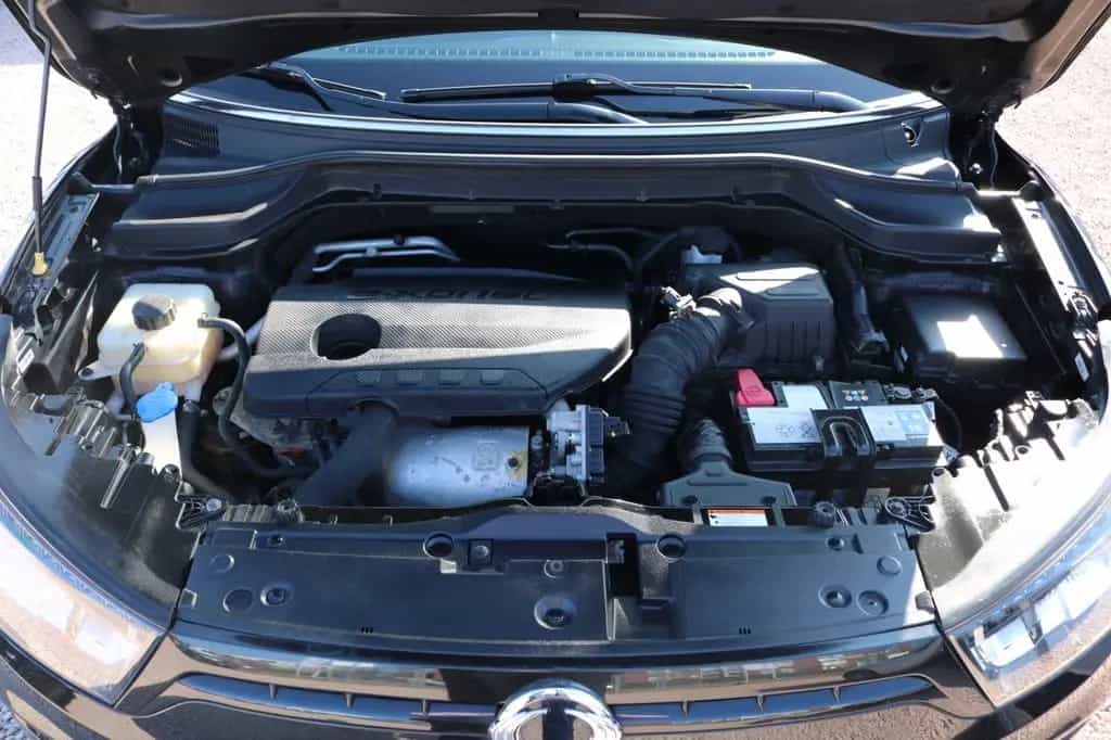 Ssangyong Tivoli 1.6 e-XDi 160 /KAMERA/LEDER/LED 12/2015-photo-30