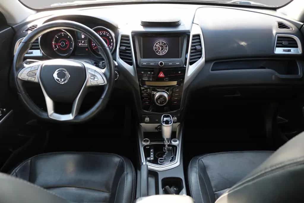 Ssangyong Tivoli 1.6 e-XDi 160 /KAMERA/LEDER/LED 12/2015-photo-5