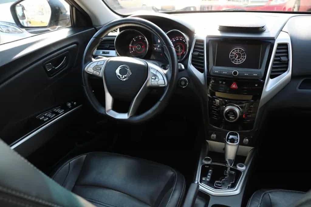 Ssangyong Tivoli 1.6 e-XDi 160 /KAMERA/LEDER/LED 12/2015-photo-6